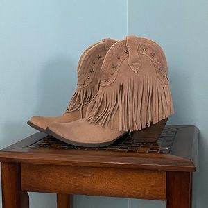 Very volatile fringe ankle boots